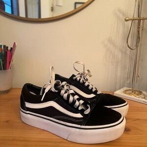 Vans Old Skool Black and White platform Low-Top Sneakers